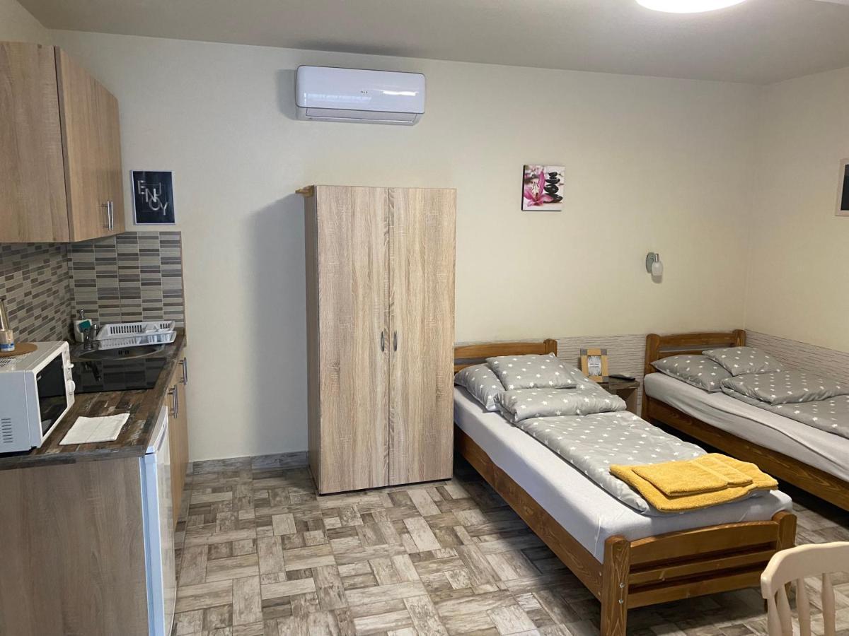 Levendula Vendeghaz Lägenhet Hajduboszormeny Exteriör bild