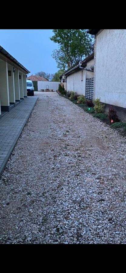 Levendula Vendeghaz Lägenhet Hajduboszormeny Exteriör bild